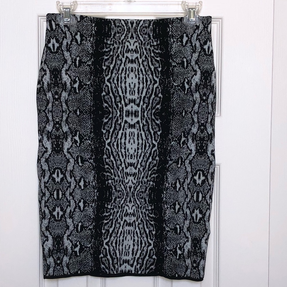 Body Con Midi Paperwhite skirt
